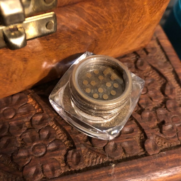 Furless Loose Eye Pigment in Seduce - Picture 2 of 8